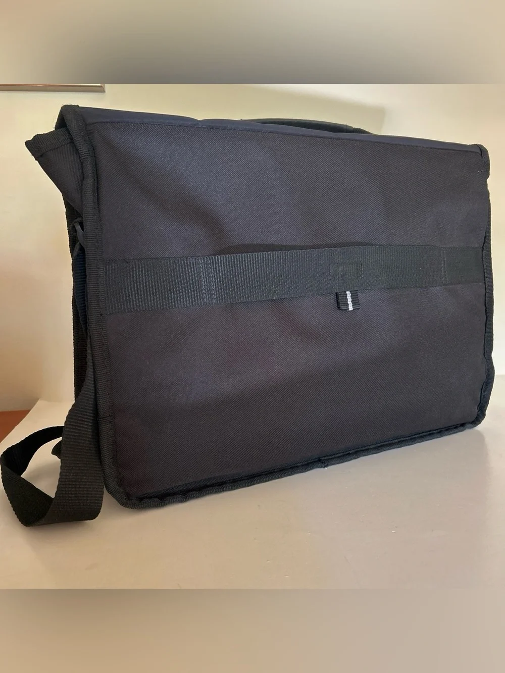 Solo New York Laptop Messenger Bag w/ Luggage Strap & Multi-Pockets; Matte Black